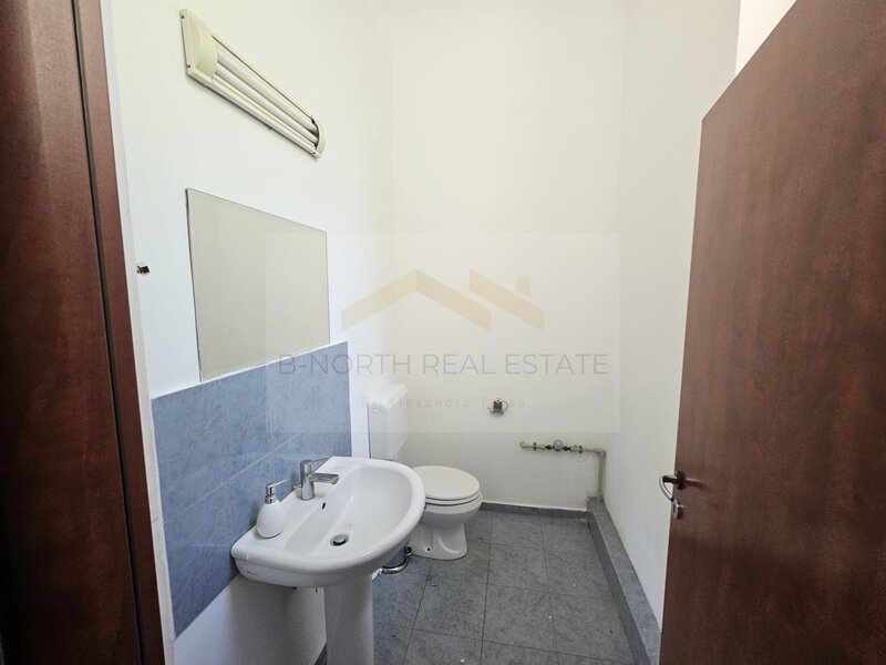 Spatiu comercial 216 mp, vitrina stradala, Calea Grivitei – Pod Basarab
